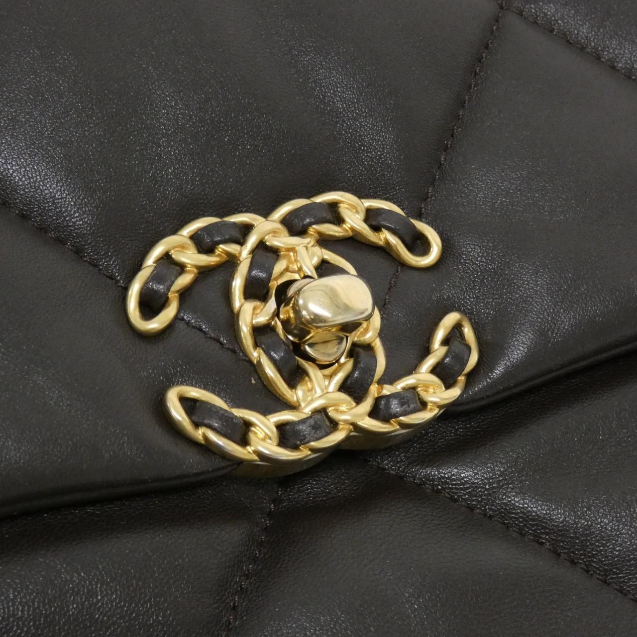 Chanel 19 Line Shoulder Bag — view 4