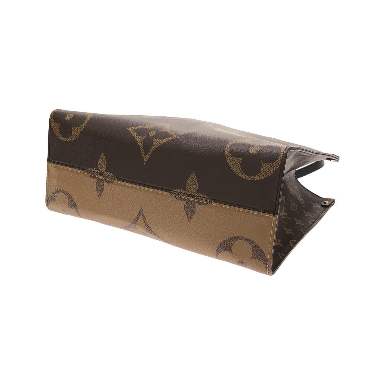 Louis Vuitton Monogram Giant on the Go MM Bag — view 3