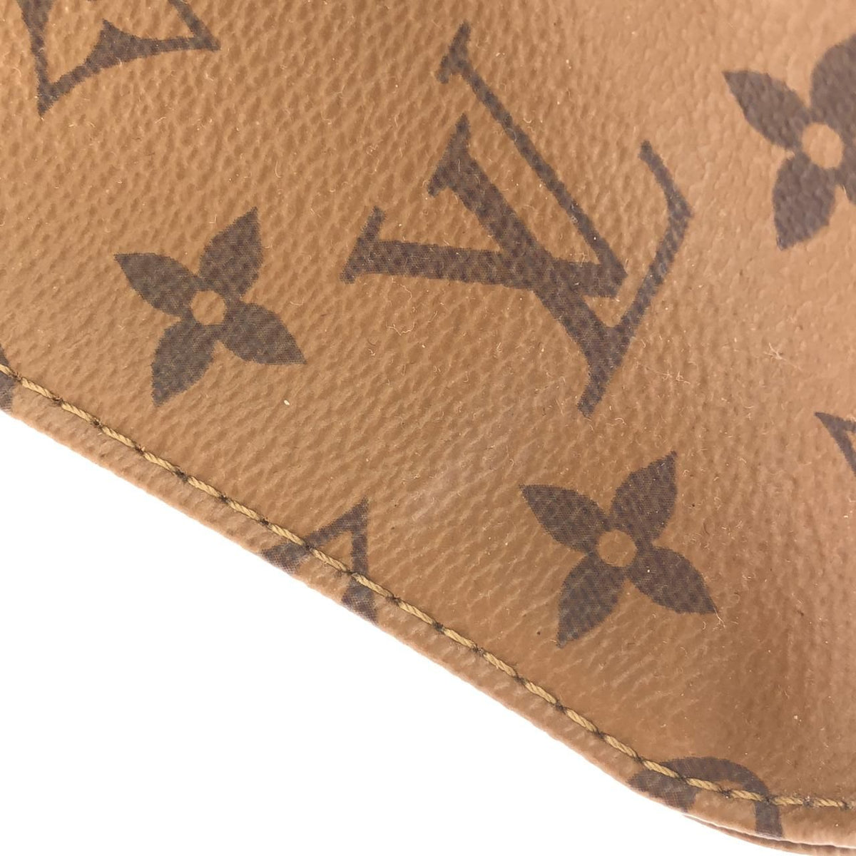 Louis Vuitton Monogram Giant on the Go MM Bag — view 4