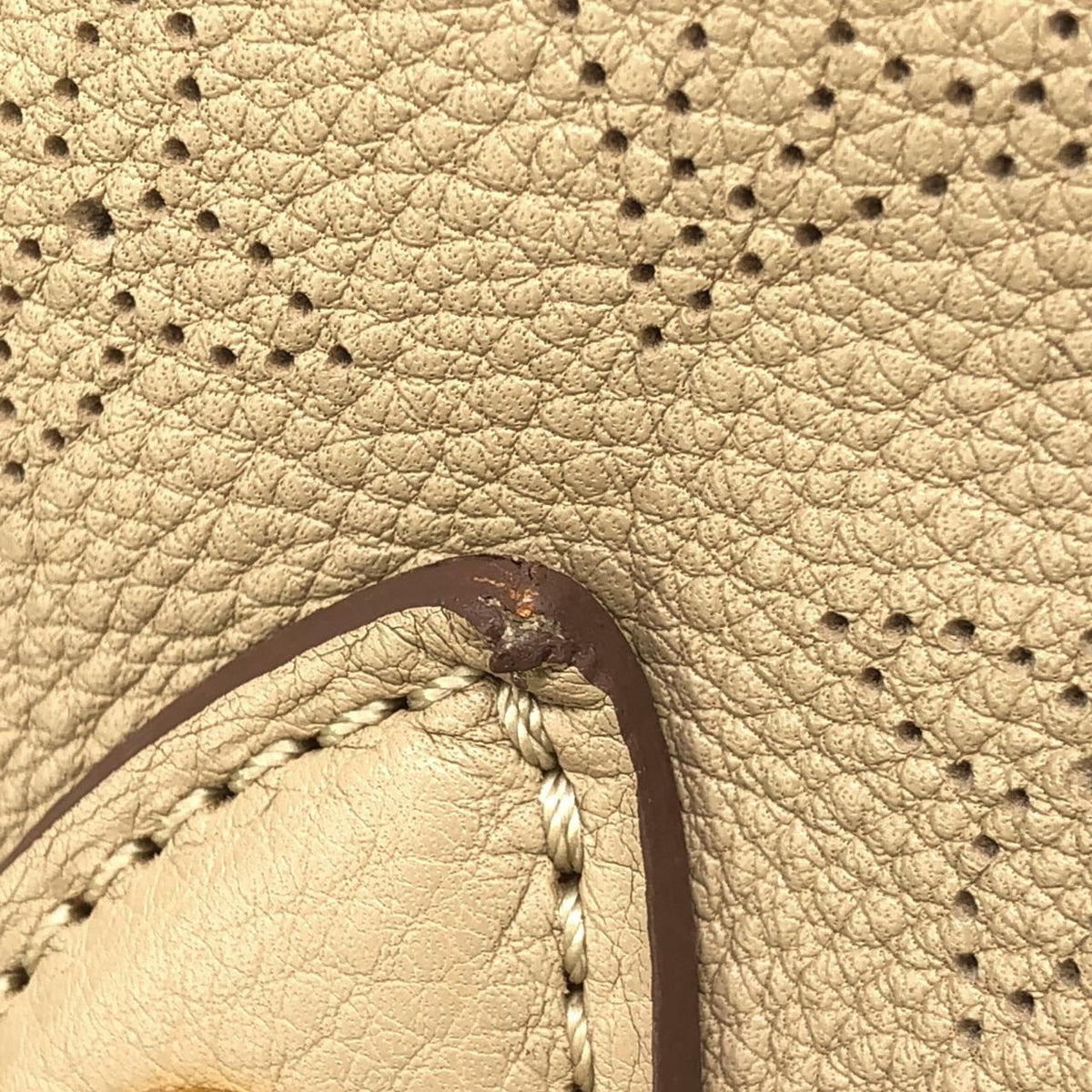 Louis Vuitton Mahina L Shoulder Bag — view 5