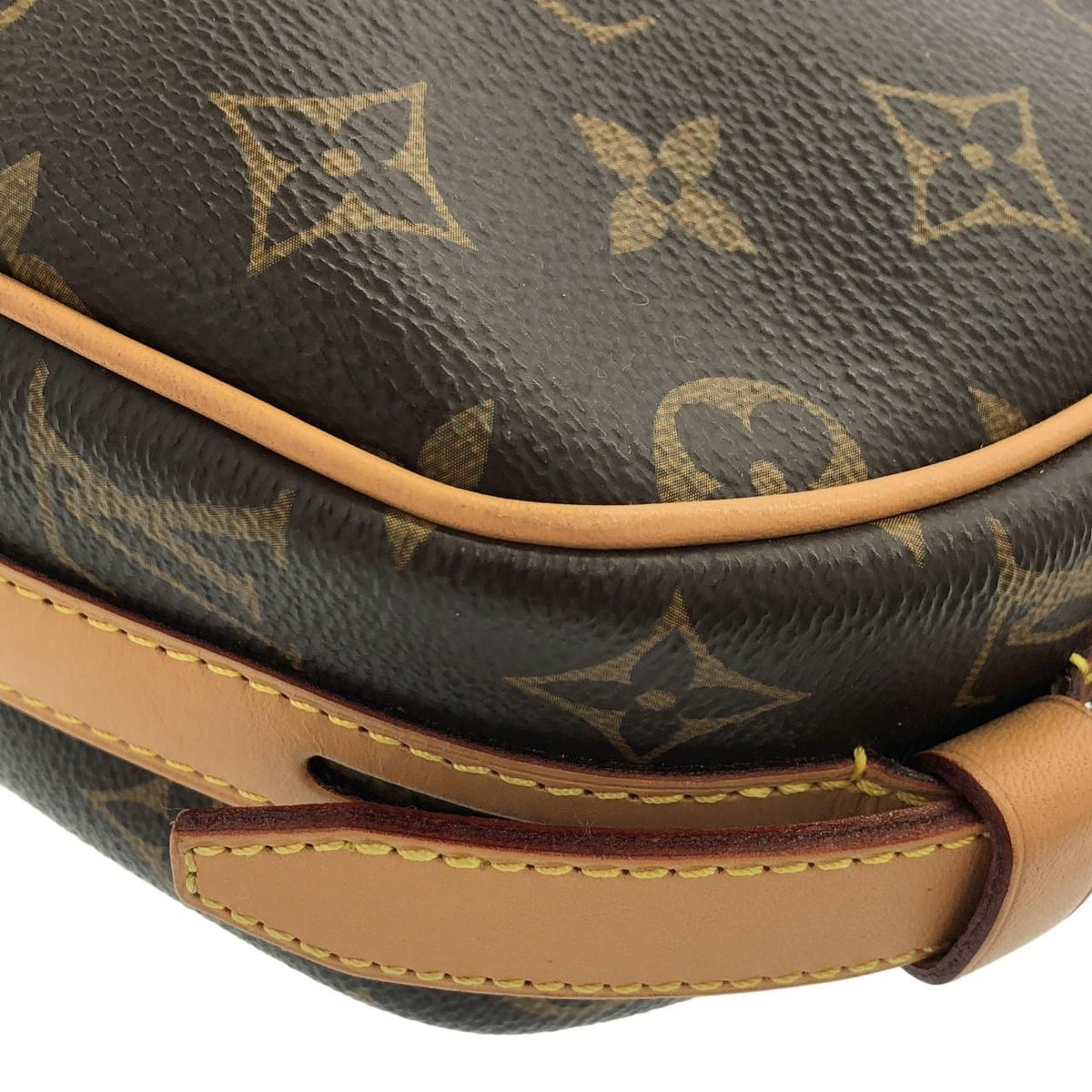 Louis Vuitton Monogram Boite Chapeau Souple MM Shoulder Bag — view 3