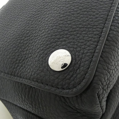 Loewe Pebble Messenger Medium Shoulder Bag — view 4