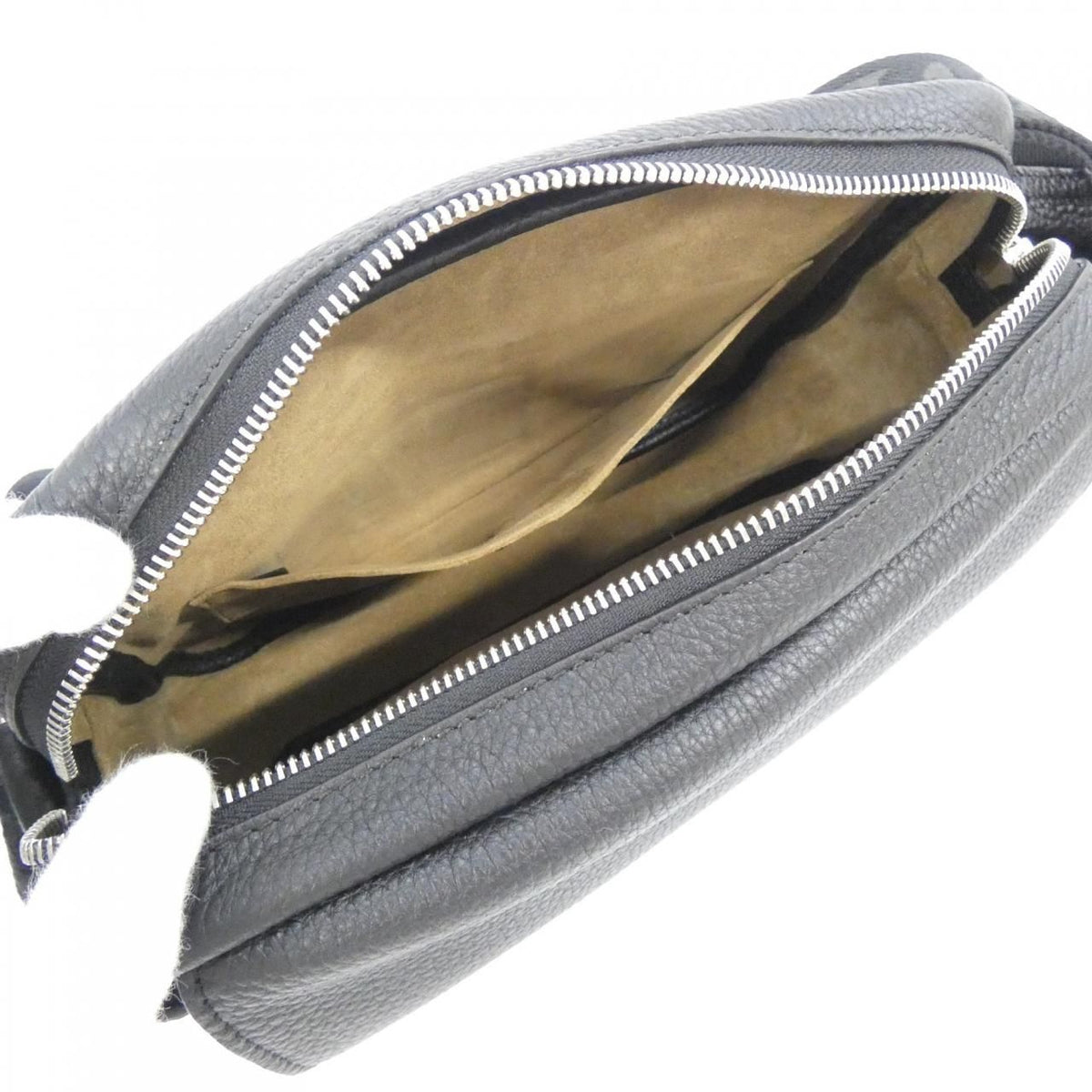 Loewe Pebble Messenger Medium Shoulder Bag — view 7
