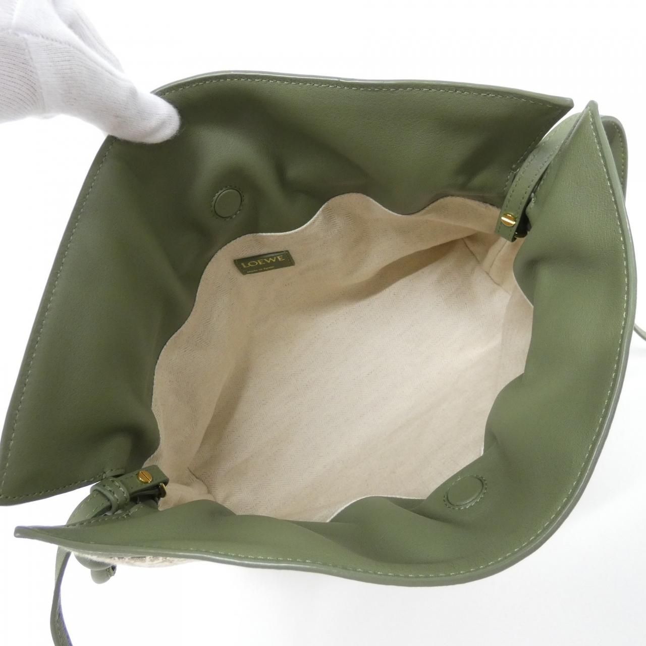 Loewe Flamenco Clutch Green — view 5