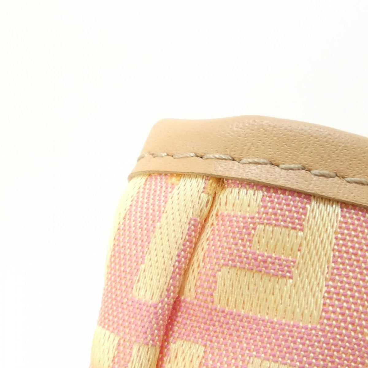 Fendi Vintage Bag Handbag Pink — view 3