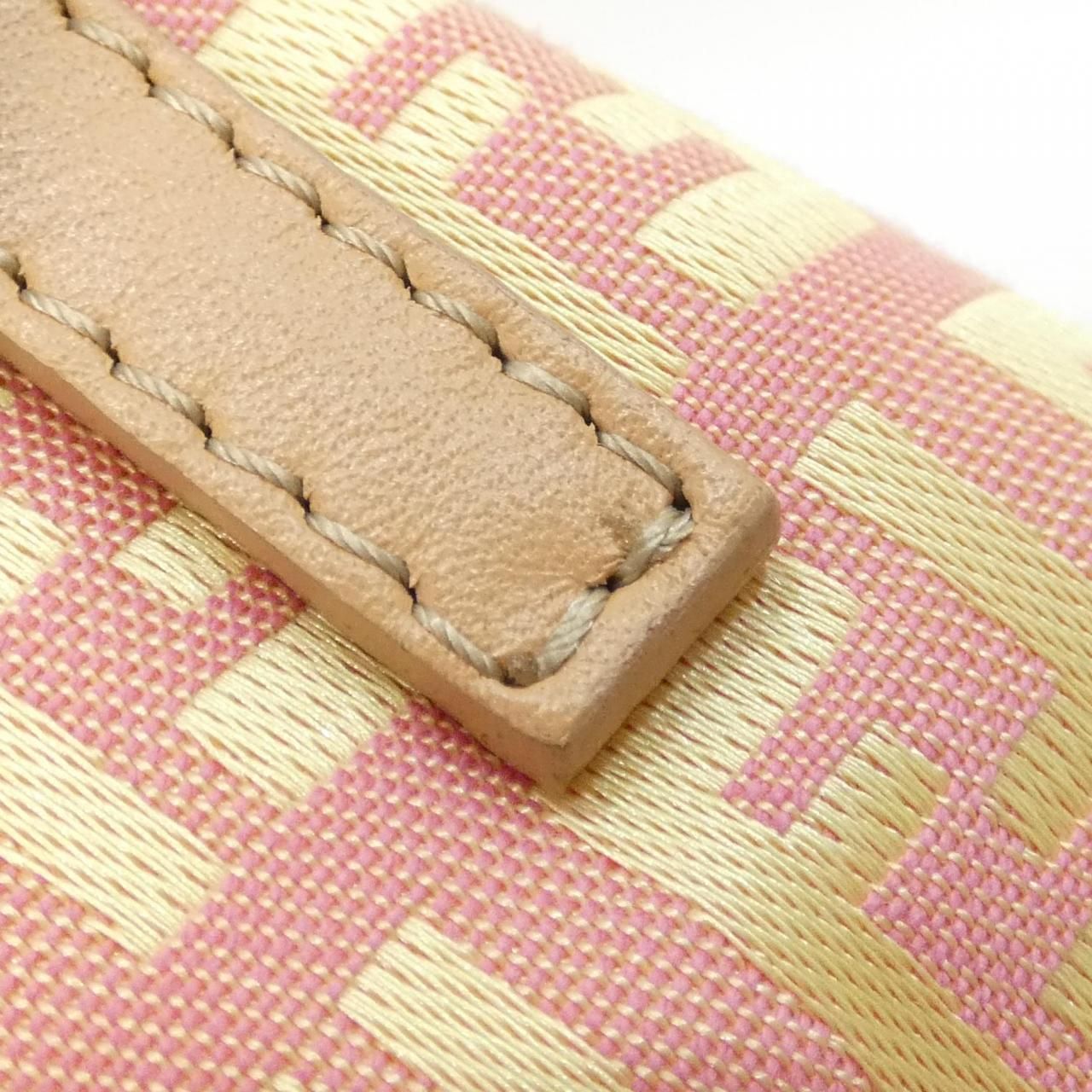 Fendi Vintage Bag Handbag Pink — view 5