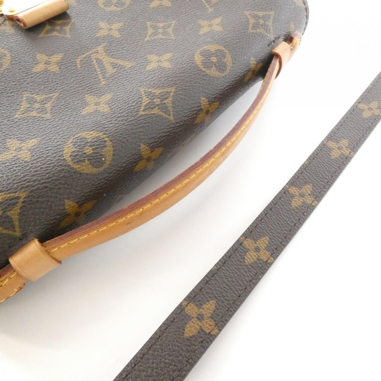 Louis Vuitton Monogram Pochette Metis MM Bag — view 5