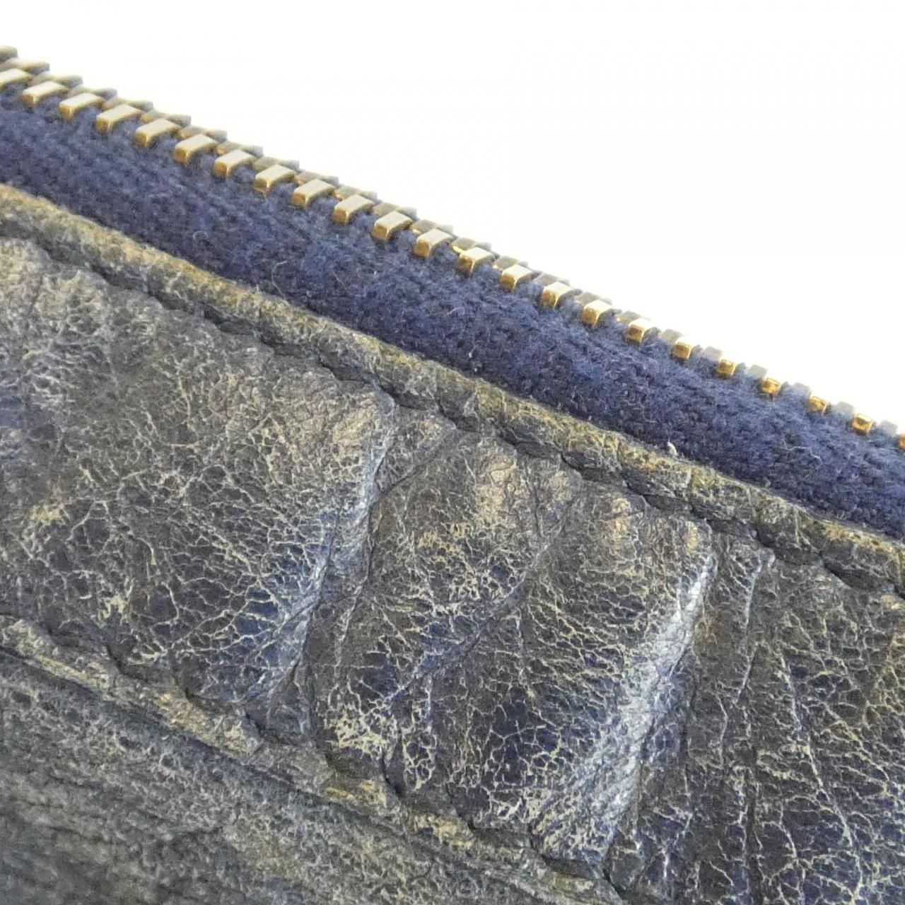 Balenciaga the Day Shoulder Bag — view 5