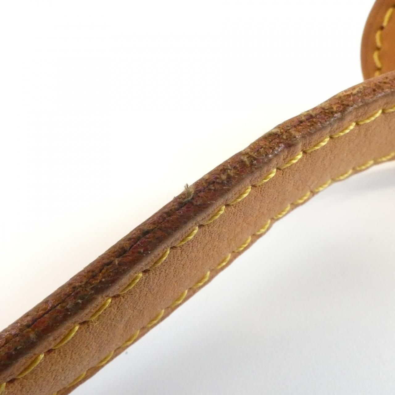 Louis Vuitton Monogram Saumur 30 Crossbody — view 6