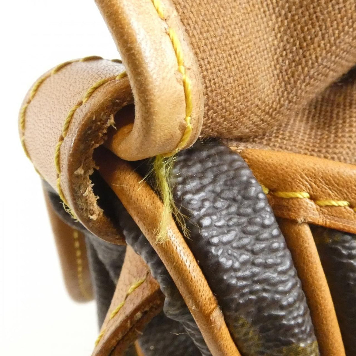Louis Vuitton Monogram Saumur 30 Crossbody — view 8
