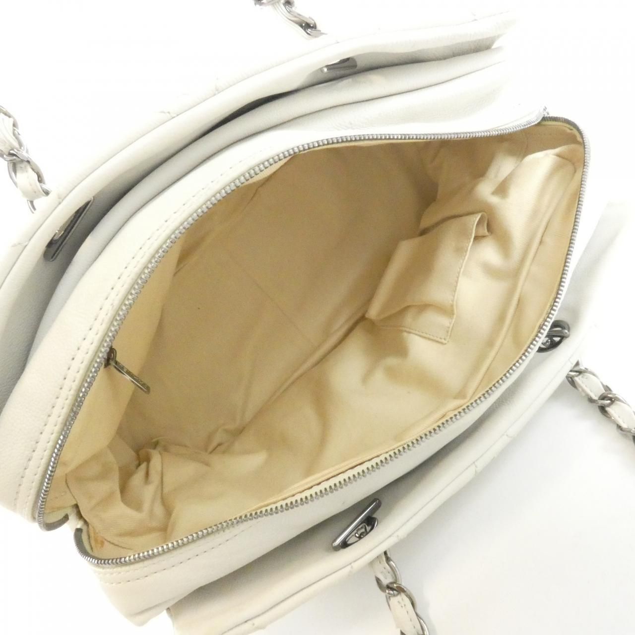 Chanel Shoulder Bag White — view 7