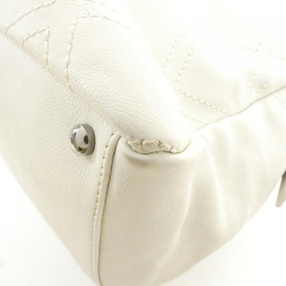 Chanel Shoulder Bag White — view 3