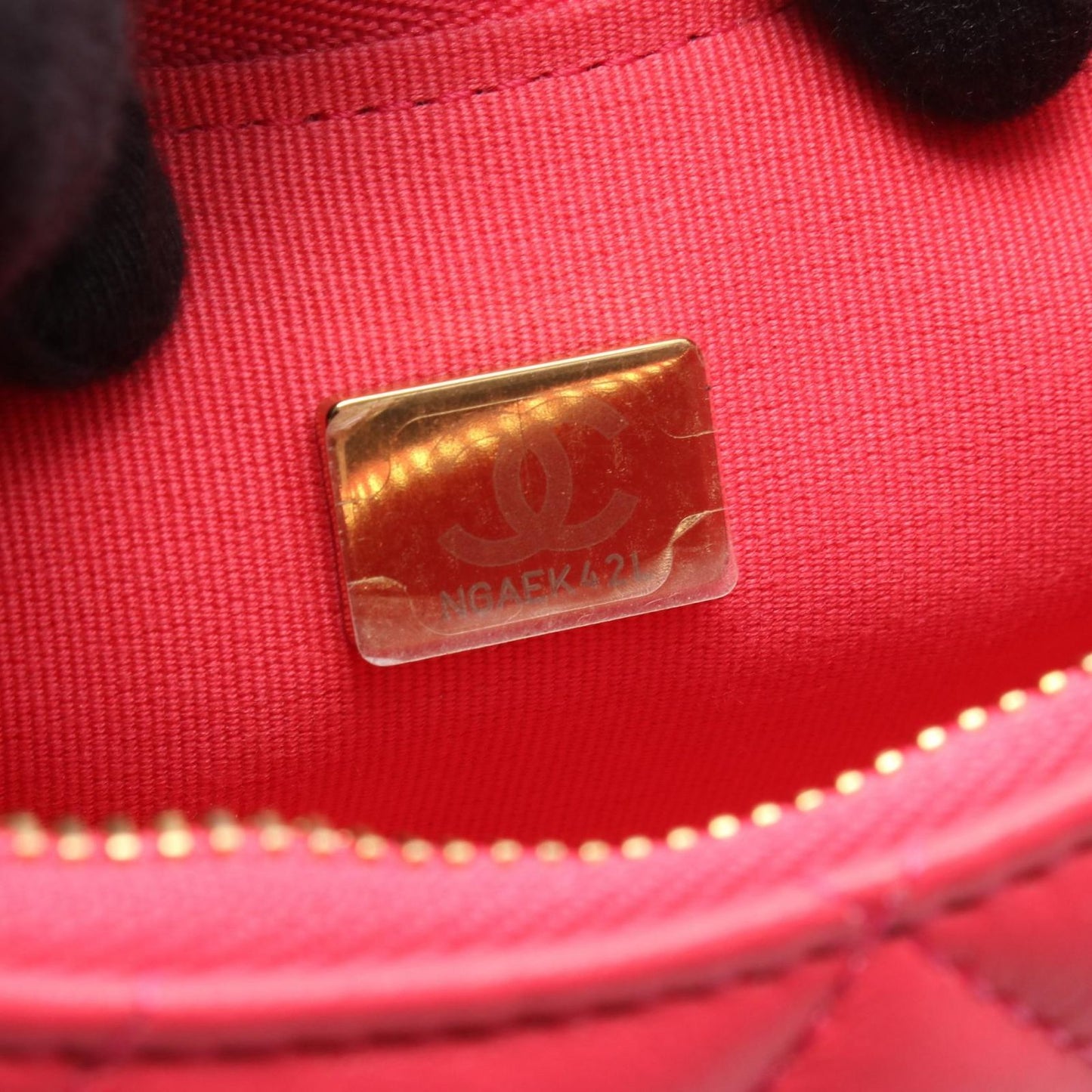 Chanel Shoulder Bag Quilted Small Hobo Pink Lambskin Chain — view 5