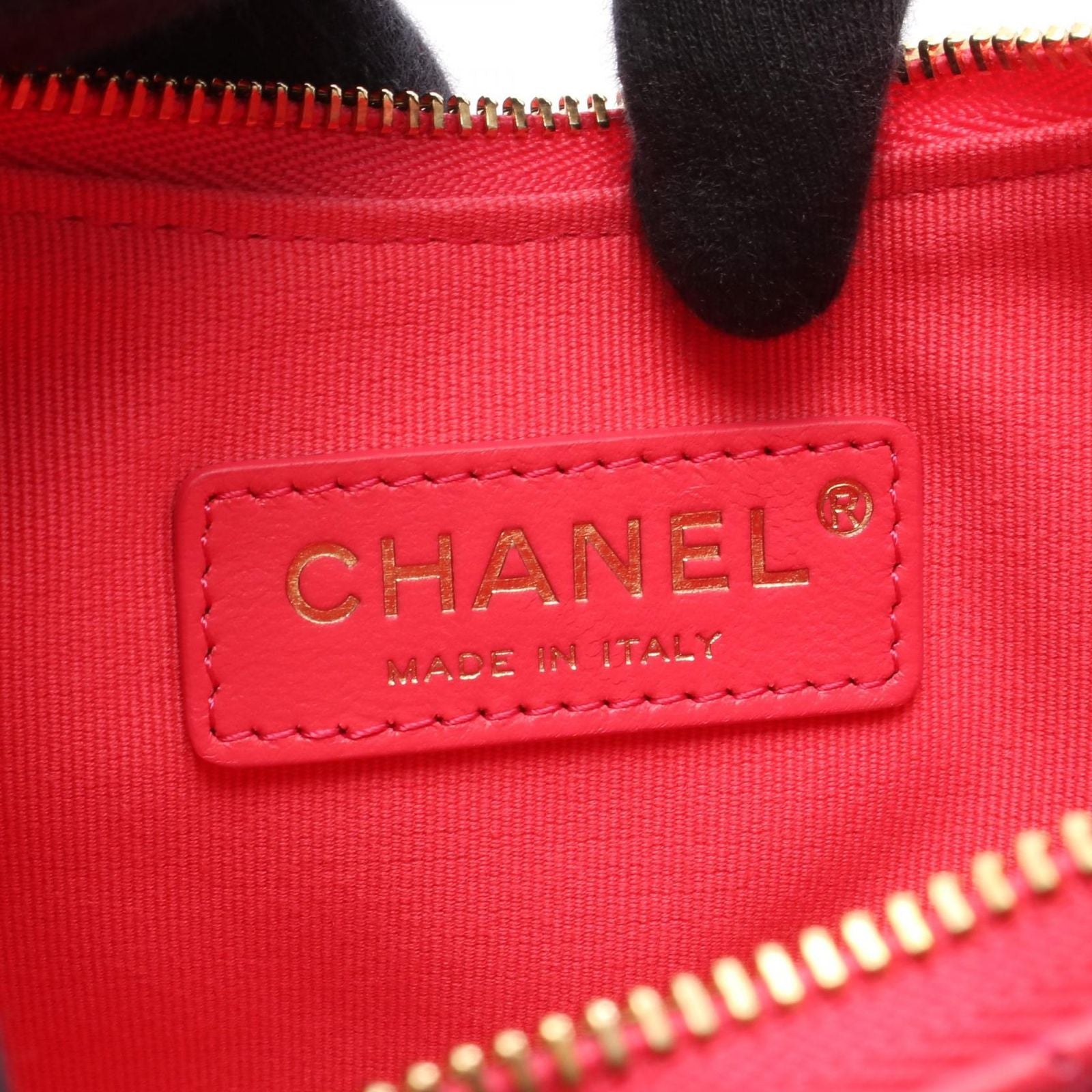 Chanel Shoulder Bag Quilted Small Hobo Pink Lambskin Chain — view 4