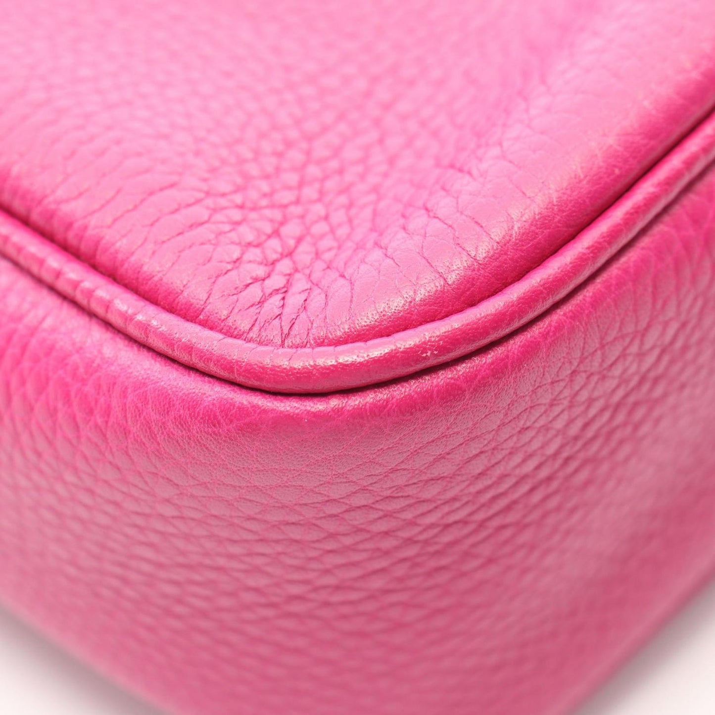 Gucci Shoulder Bag Soho Disco Interlocking G Magenta Leather Small — view 7