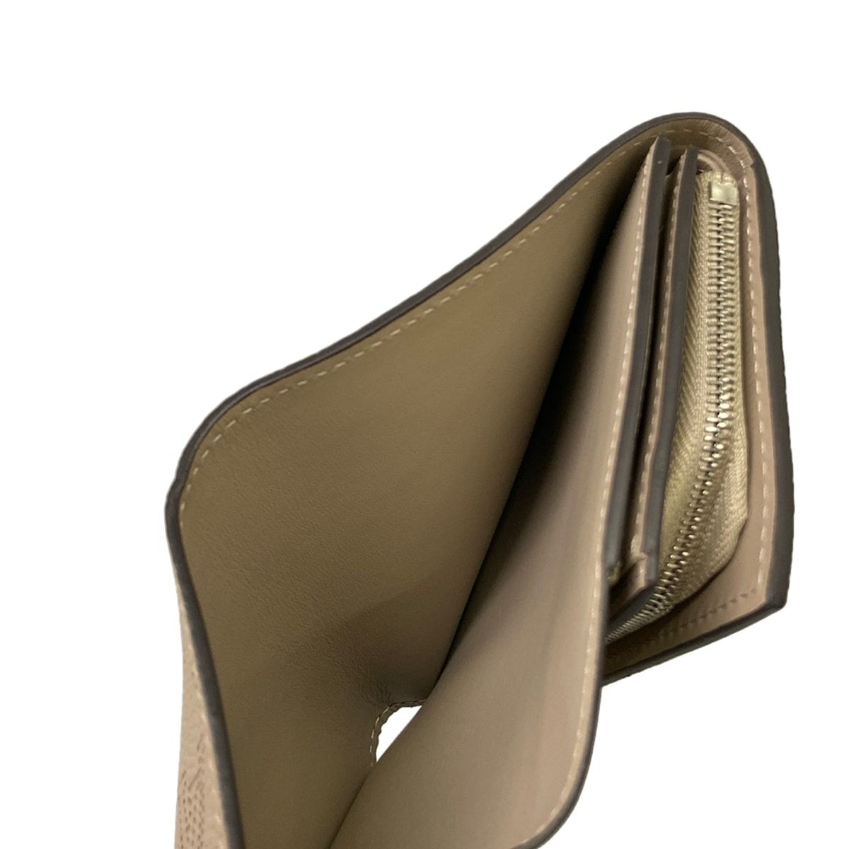 Louis Vuitton Bifold Wallet Mahina Portefeuille Iris Compact Galet Leather — view 4