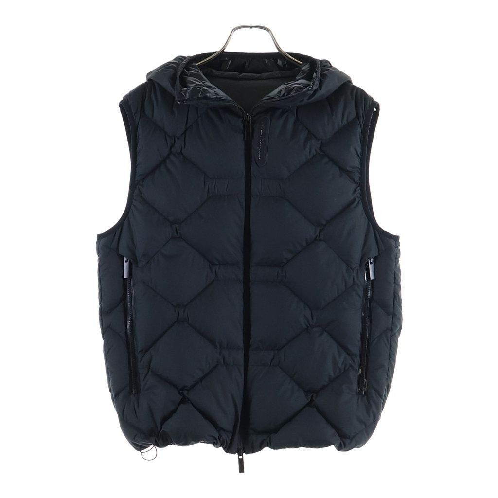 Moncler Rubber Logo Print Quilted Down Vest Black