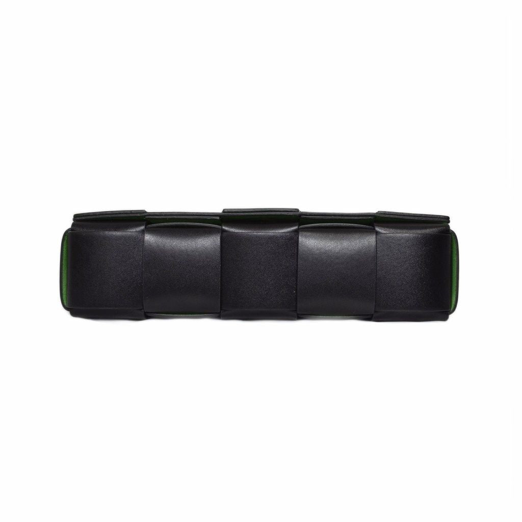 Bottega Veneta Cassette Shoulder Bag Intrecciato Black — view 4