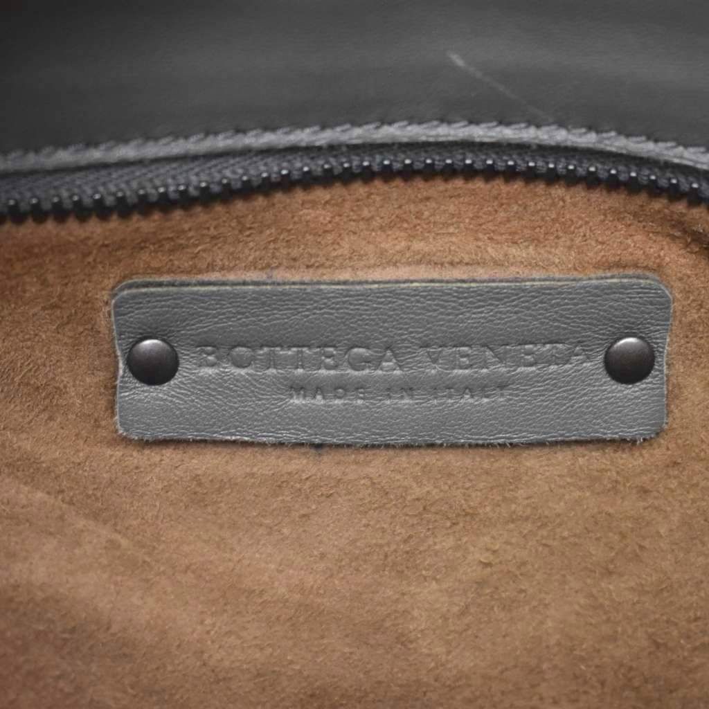 Bottega Veneta Intrecciato Nappa Medium Top Handle Shoulder Bag 2-Way Gray — view 5