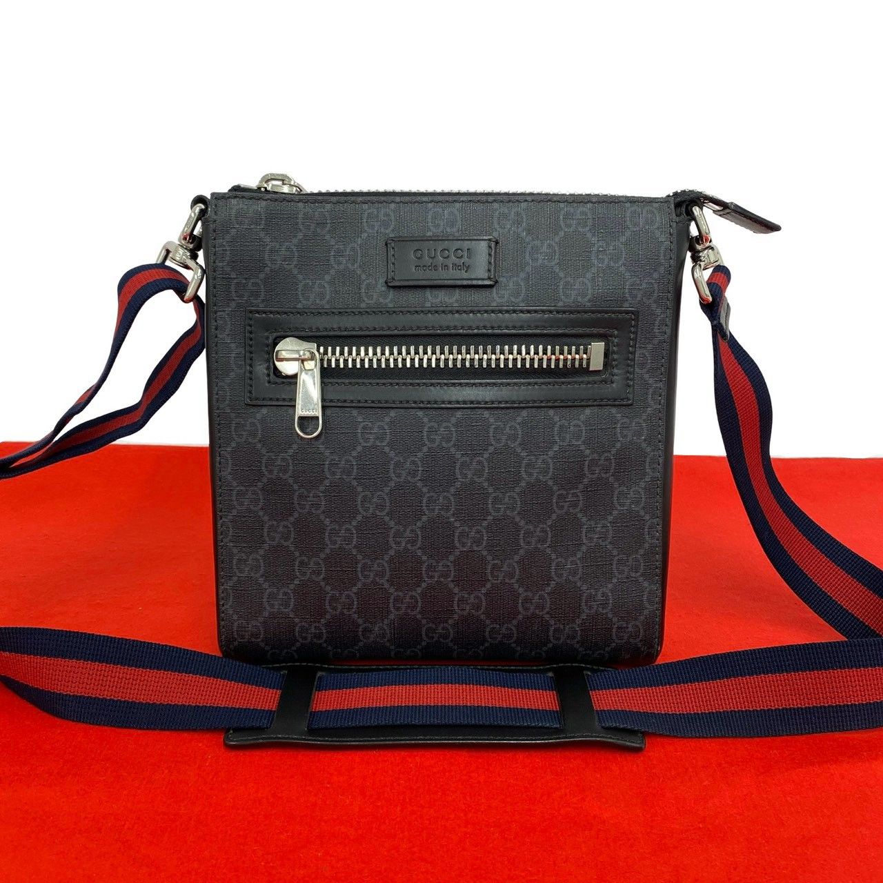 Gucci Sherry Line GG Supreme Small Messenger Leather Polyurethane Shoulder Bag