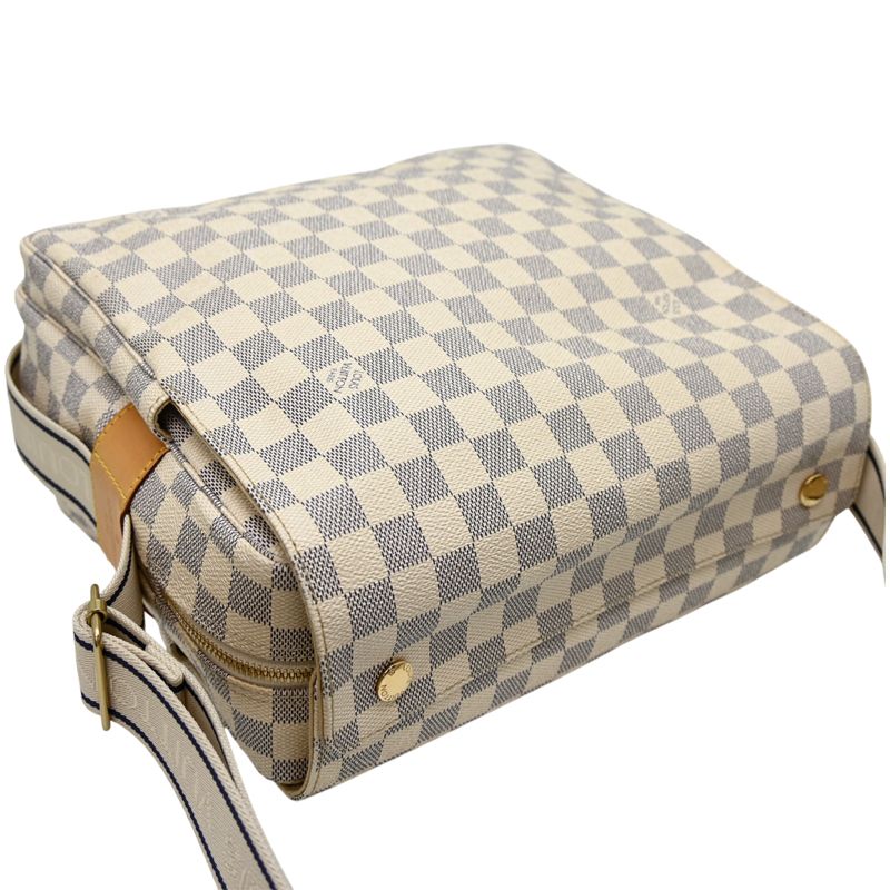 Louis Vuitton Shoulder Bag — view 4