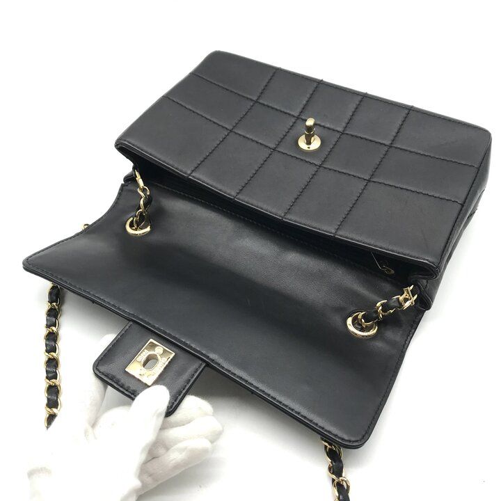 Chanel CC Logo Choco Bar Turnlock Leather Chain Shoulder Bag Black — view 8