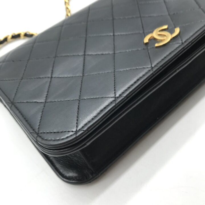 Chanel CC Logo Quilted Chain Shoulder Bag Push Lock Lambskin Black — view 5