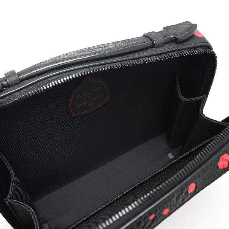 Louis Vuitton Handbag Black — view 6