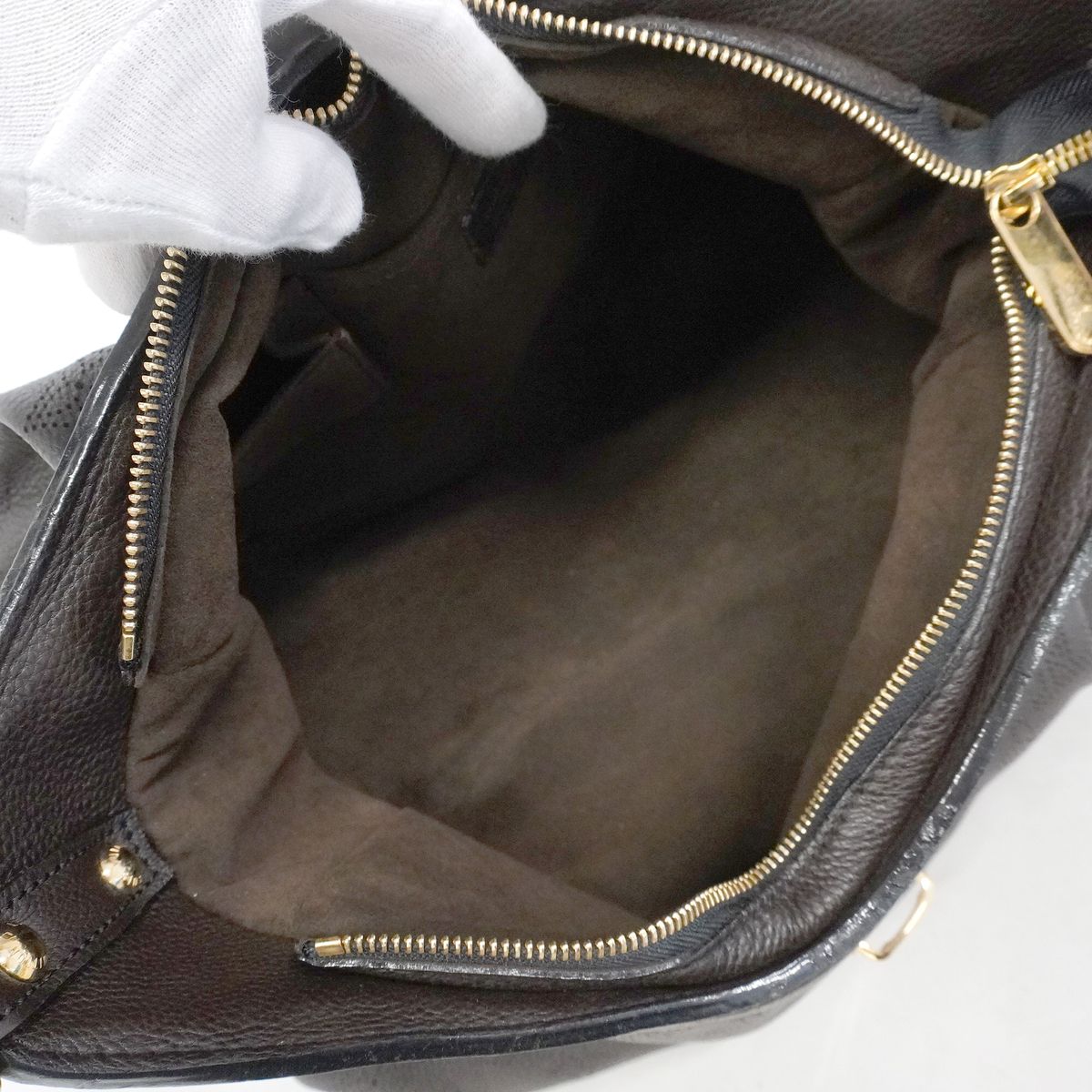Louis Vuitton Shoulder Bag Mahina XS Mordre — view 4