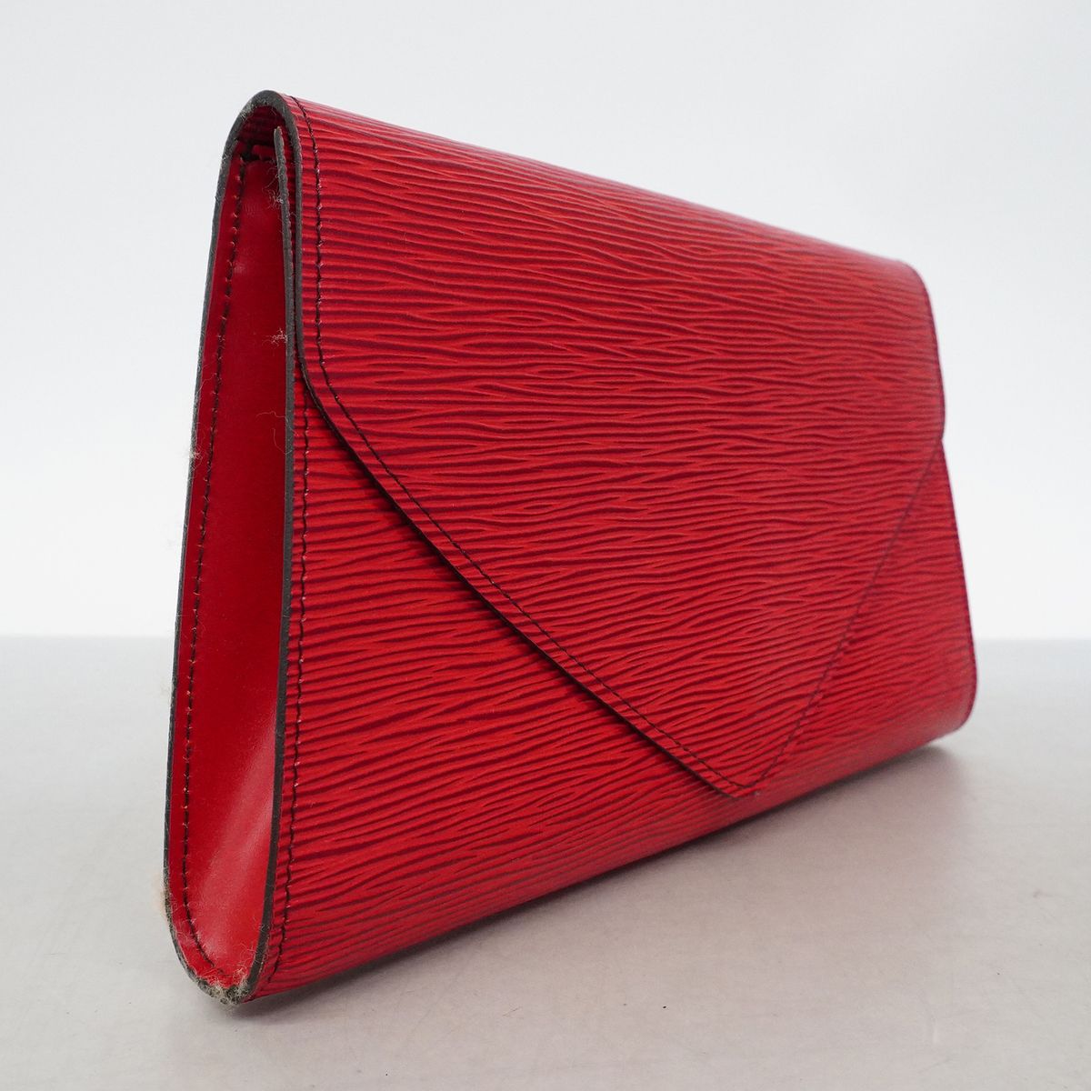 Louis Vuitton Clutch Epi Art Deco Castilian — view 2