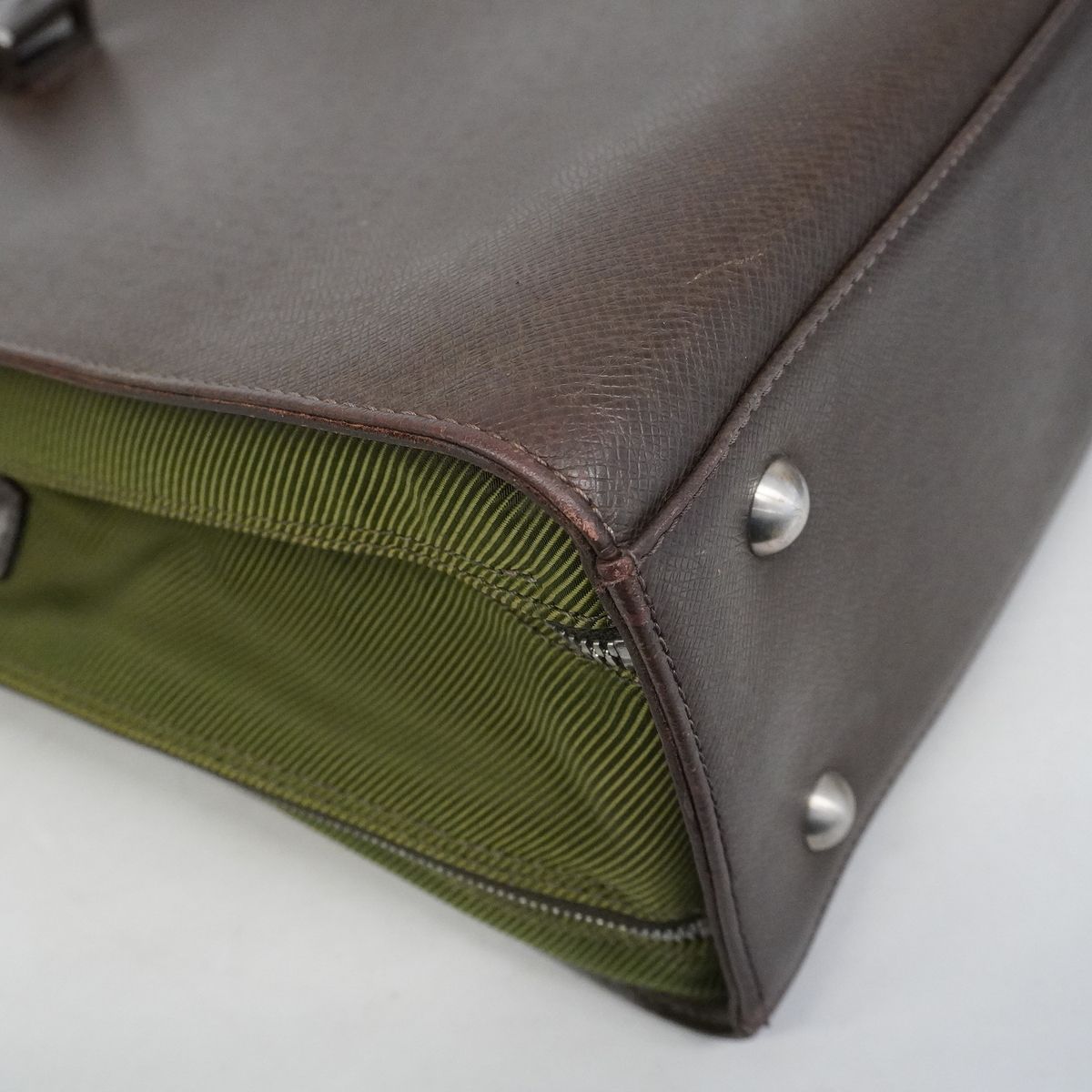 Louis Vuitton Business Bag Taiga Nevsky Grizzly — view 6