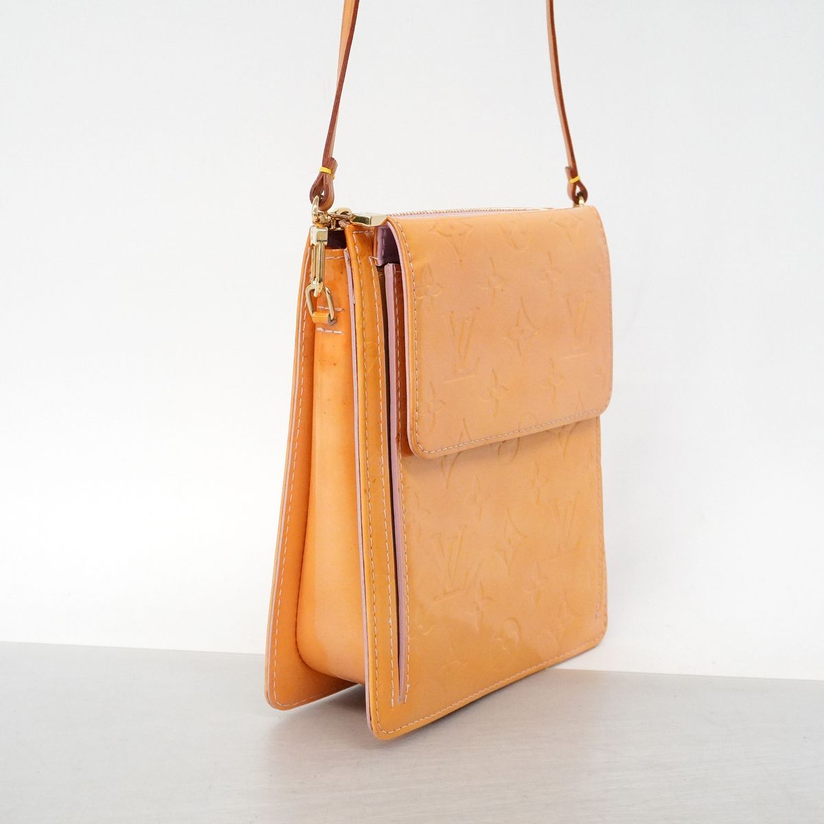 Louis Vuitton Handbag Vernis Mott Rose — view 2