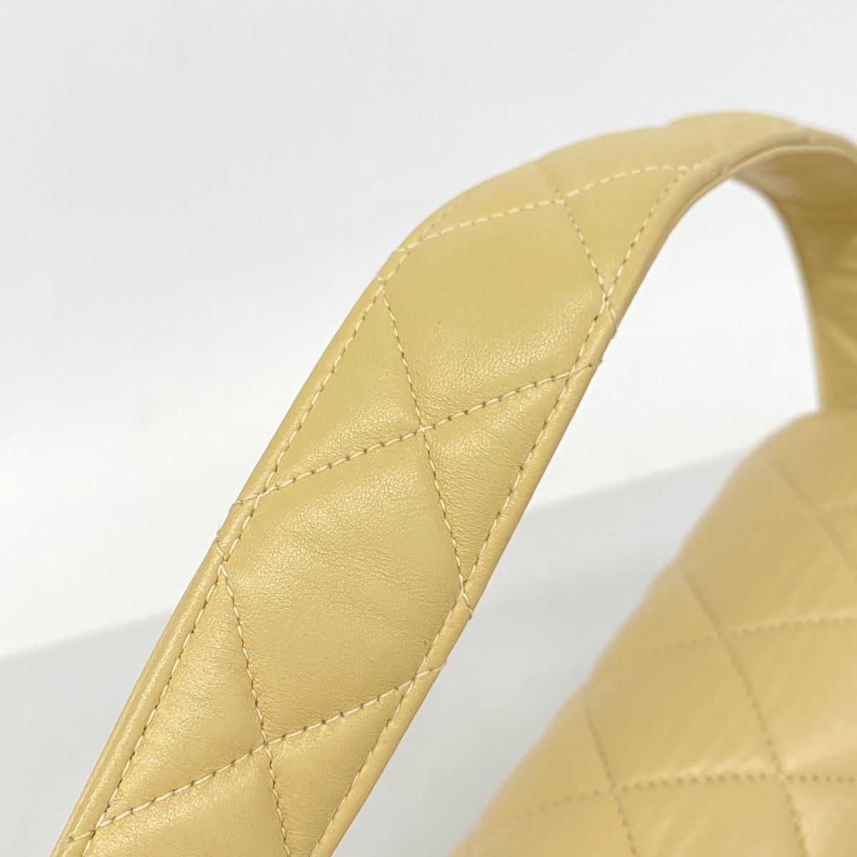 Chanel Shoulder Bag Quilted Face Lambskin Beige Gold — view 8
