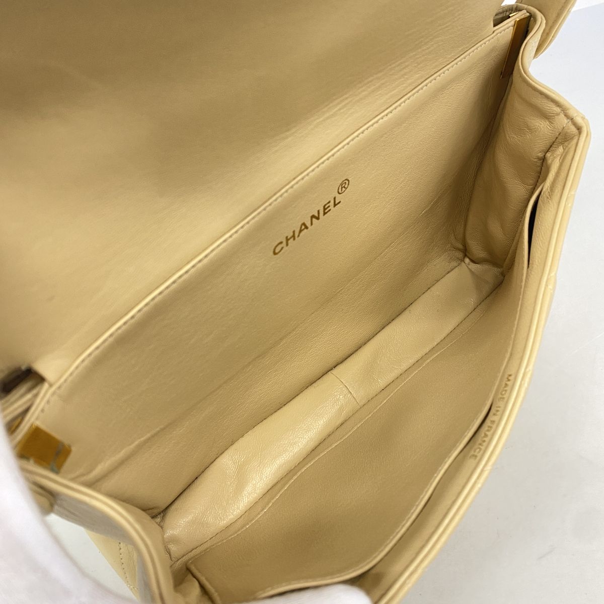 Chanel Shoulder Bag Quilted Face Lambskin Beige Gold — view 4