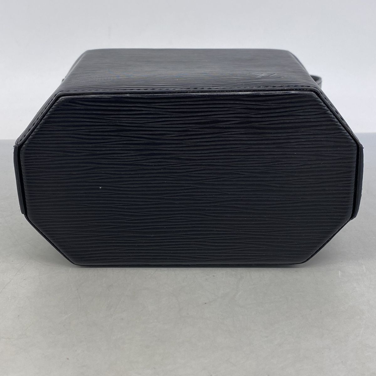Louis Vuitton Shoulder Bag Epi Sac Seau Noir — view 3