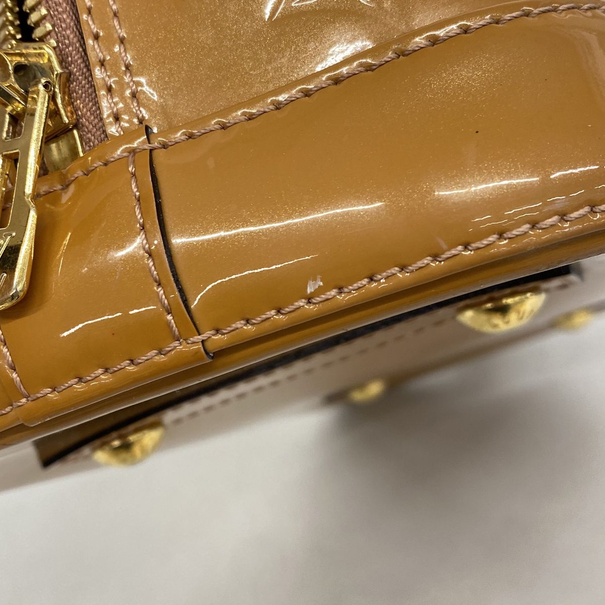 Louis Vuitton Handbag Vernis Alma PM Rose Vereur — view 8