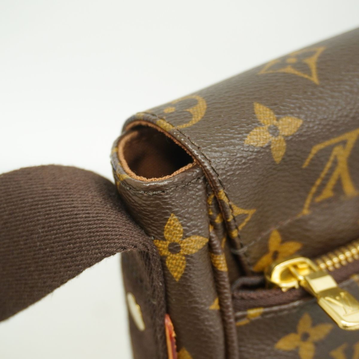 Louis Vuitton Shoulder Bag Monogram Beaubourg MM Brown — view 6