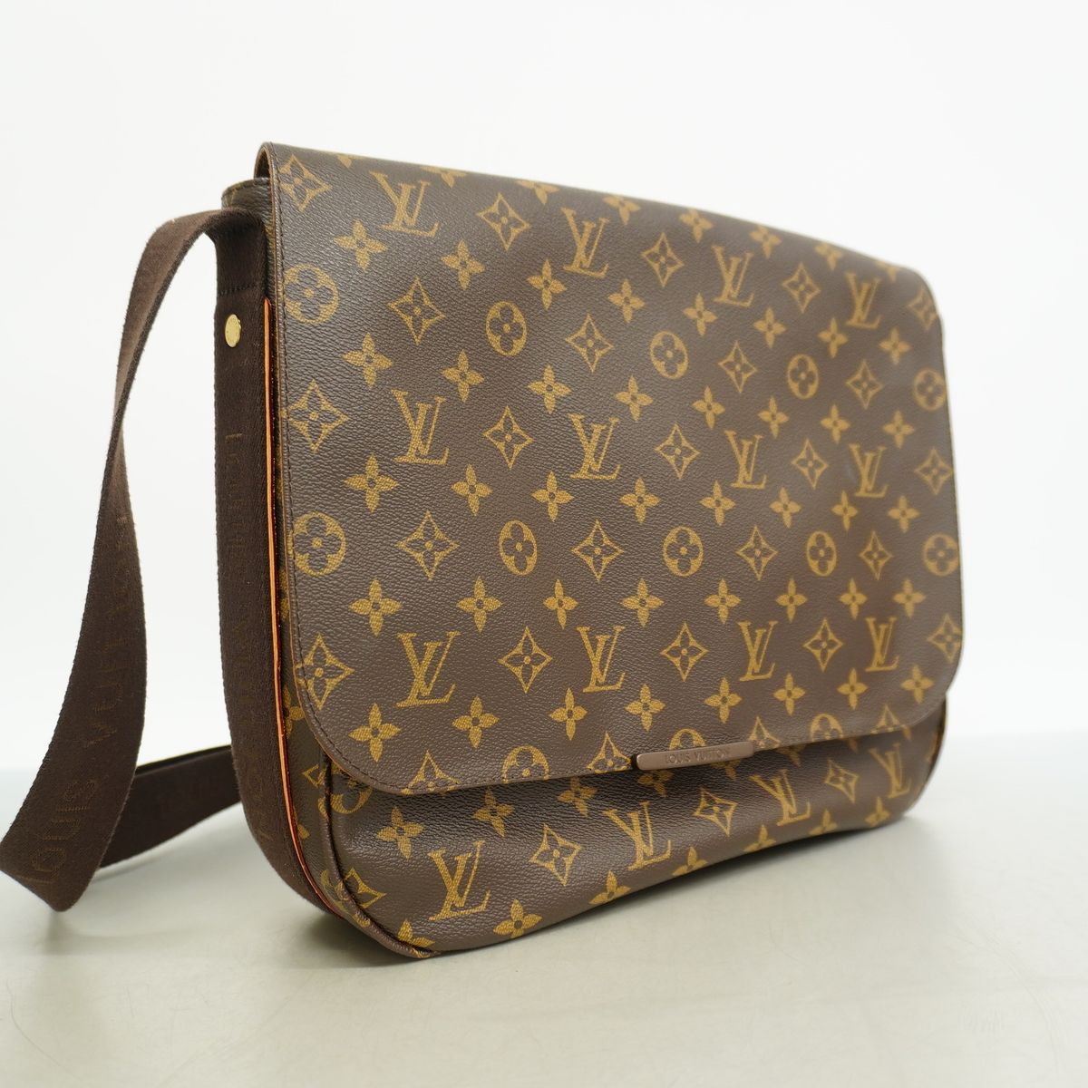 Louis Vuitton Shoulder Bag Monogram Beaubourg MM Brown — view 2