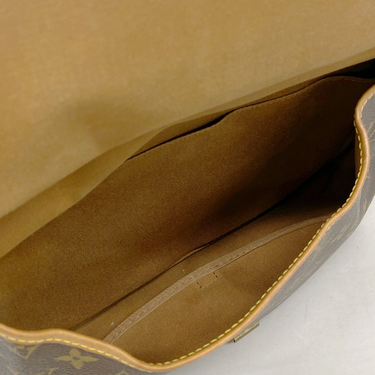 Louis Vuitton Shoulder Bag Monogram Saumur 30 Brown — view 4