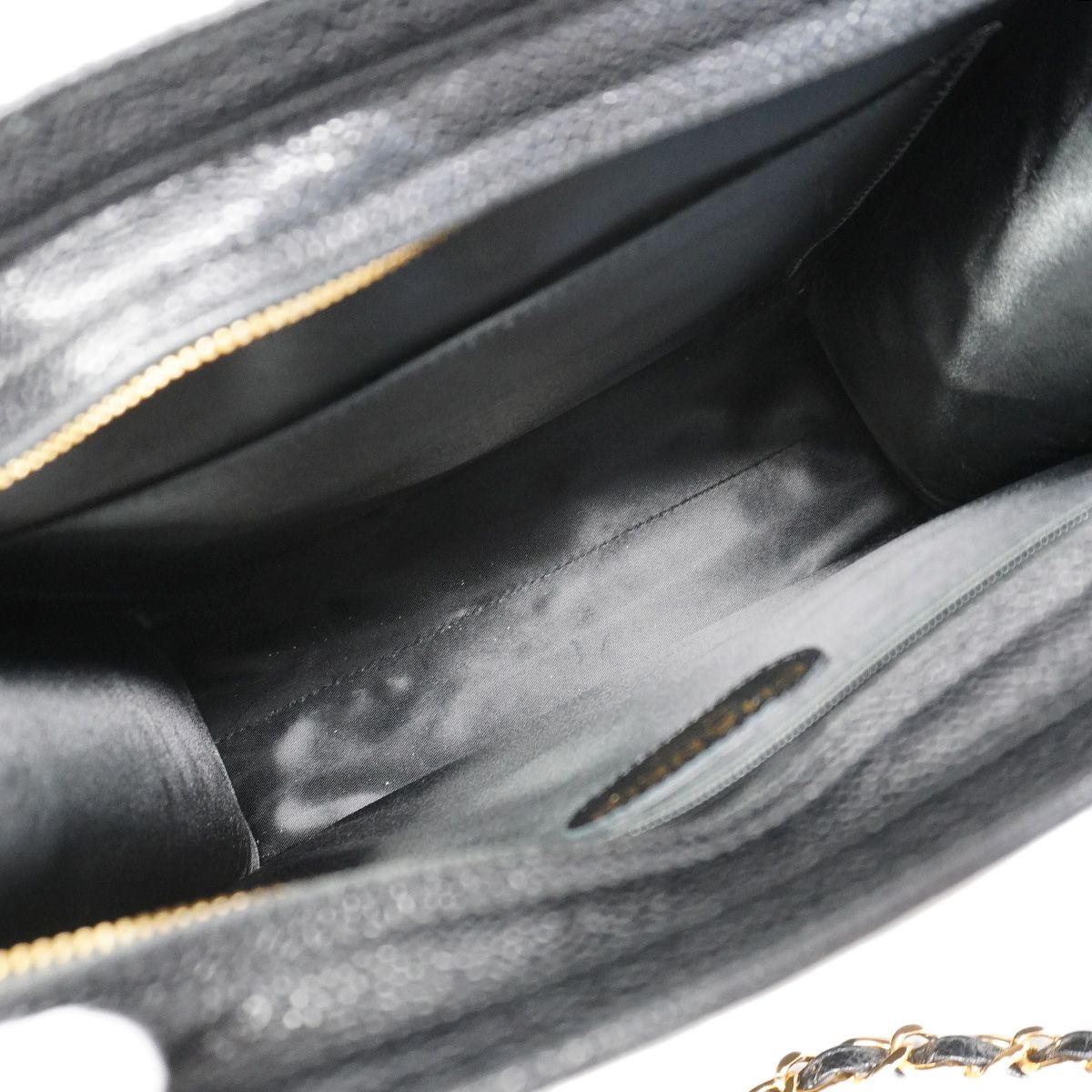 Chanel Handbag Caviar Leather Black Gold — view 4