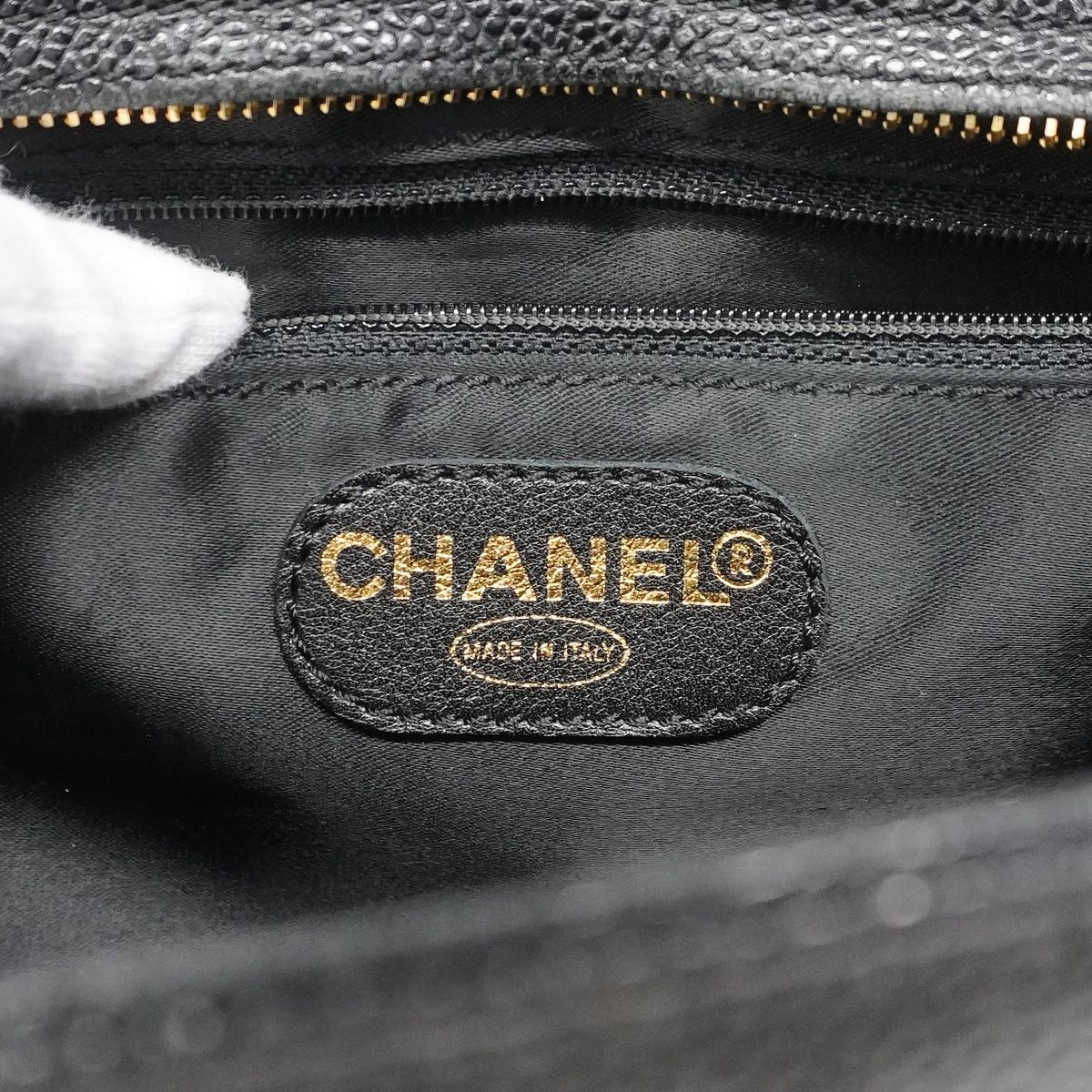 Chanel Handbag Caviar Leather Black Gold — view 5