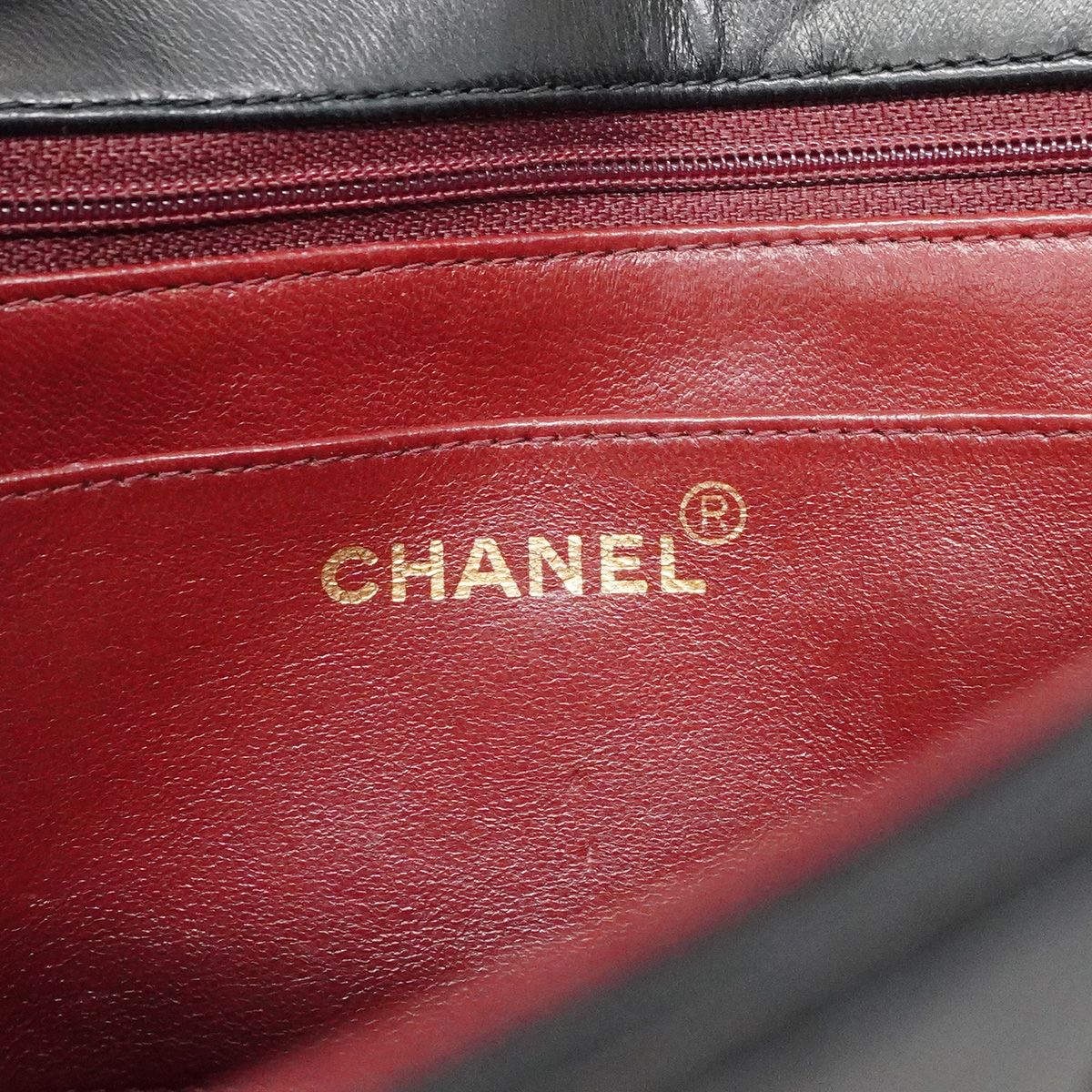 Chanel Shoulder Bag Diana Lambskin Black Gold — view 5