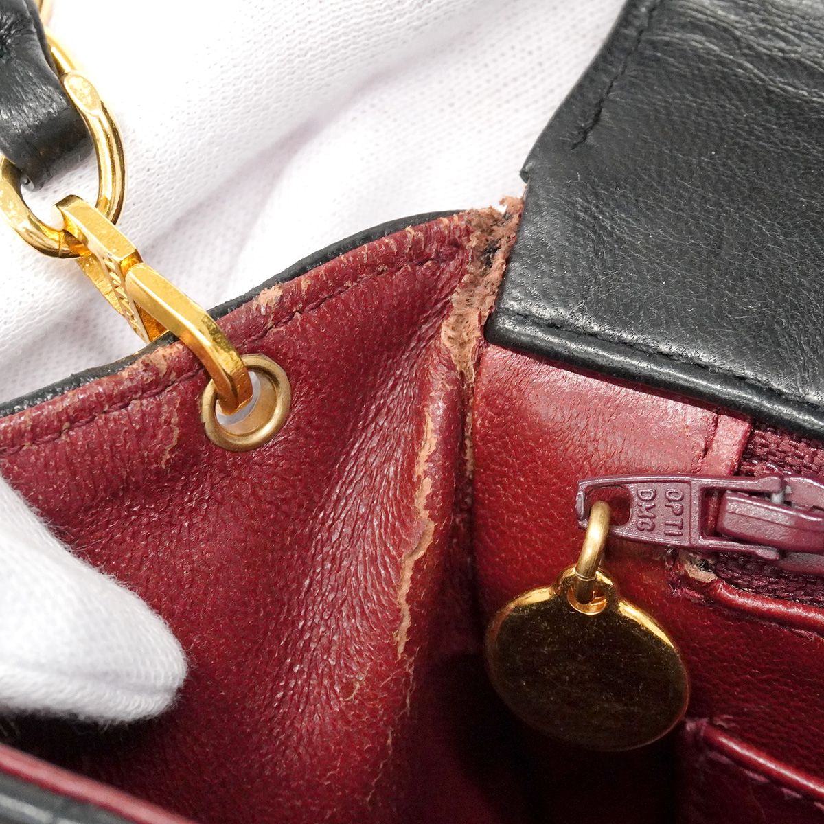 Chanel Shoulder Bag Diana Lambskin Black Gold — view 6
