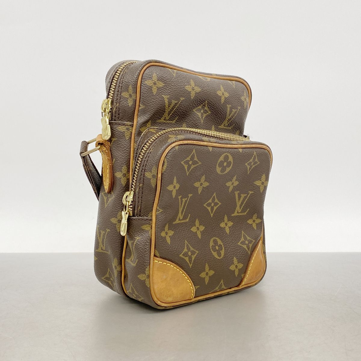 Louis Vuitton Shoulder Bag Monogram Amazon Brown — view 2