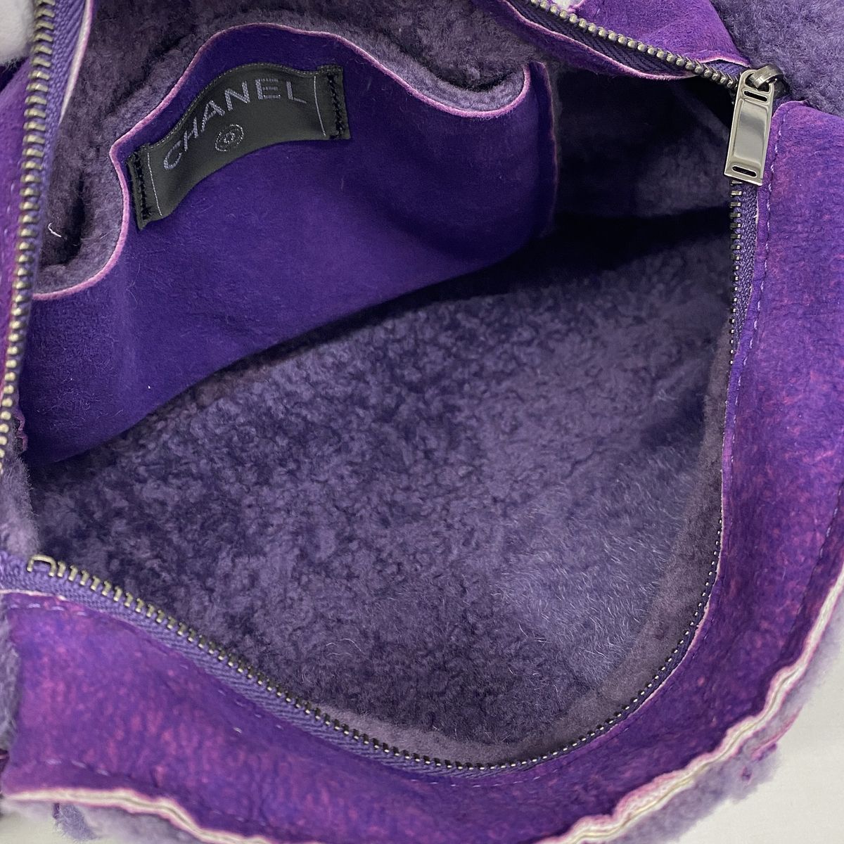 Chanel Shoulder Bag Shearling Purple Silver — view 4