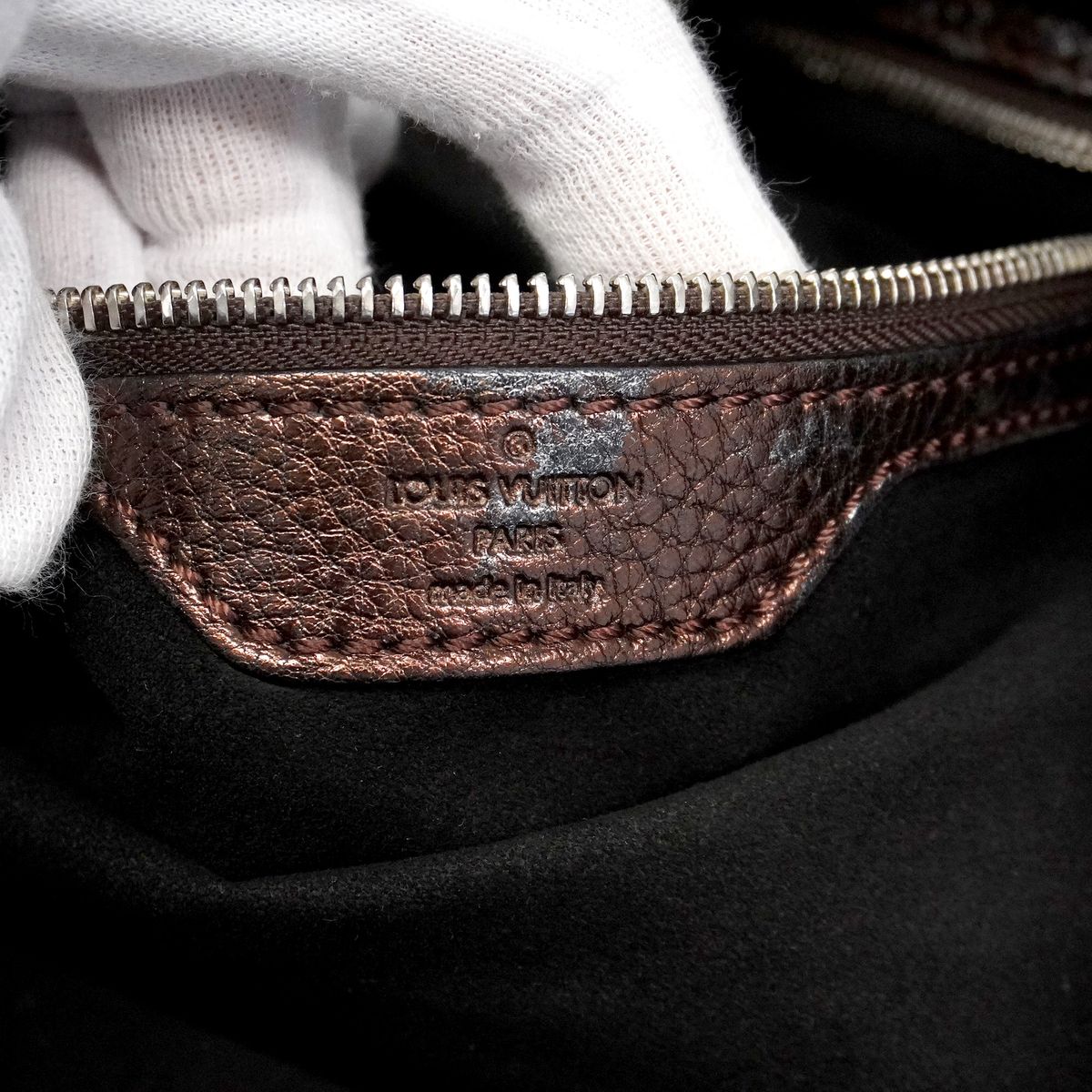 Louis Vuitton Tote Mahina L Mordre — view 5