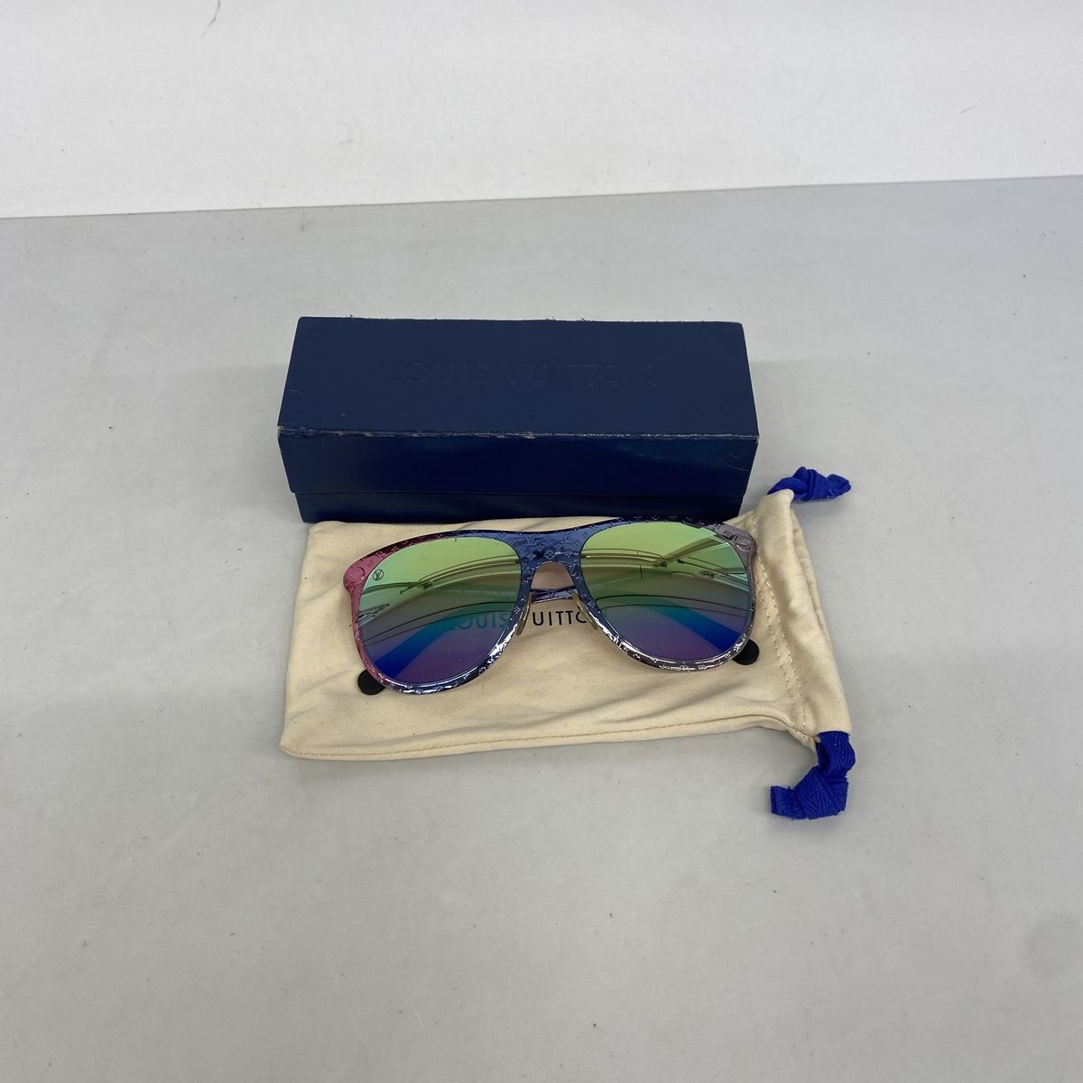 Louis Vuitton Sunglasses Vertigo Pink Blue Silver Eyewear — view 7