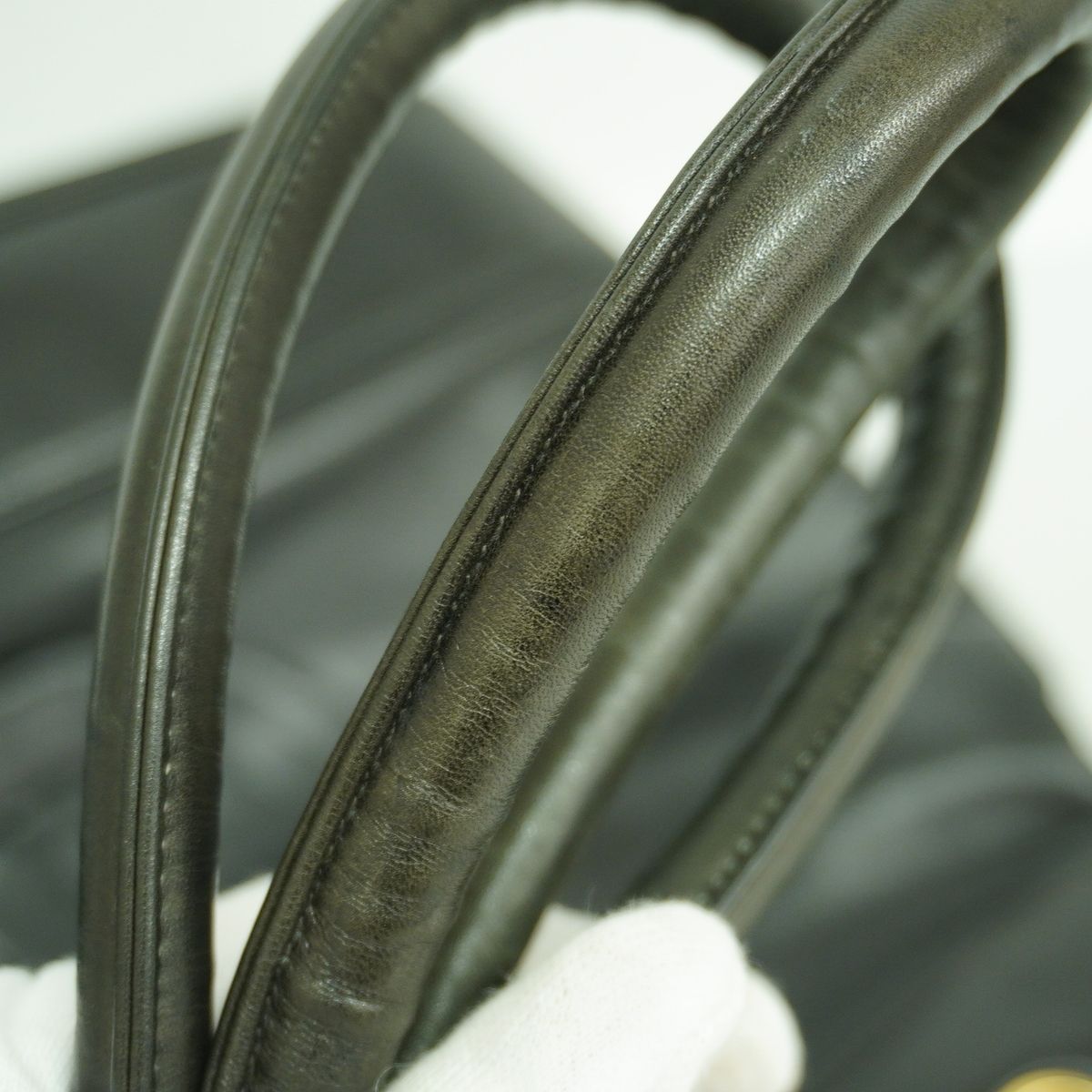 Chanel Tote Lambskin Black Gold — view 7