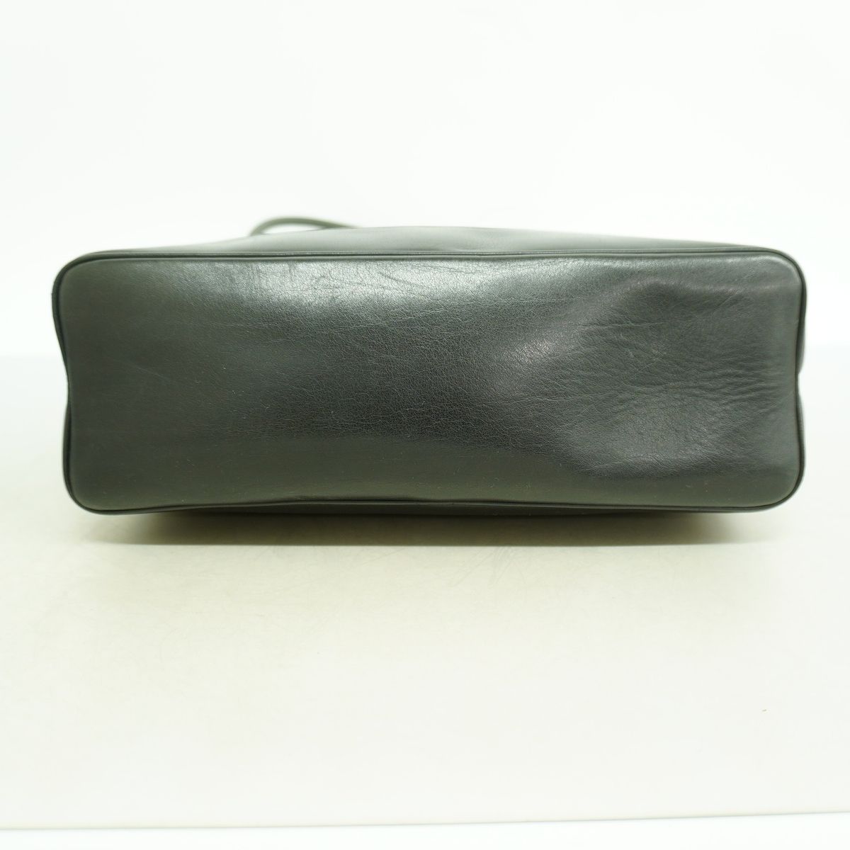 Chanel Tote Lambskin Black Gold — view 3
