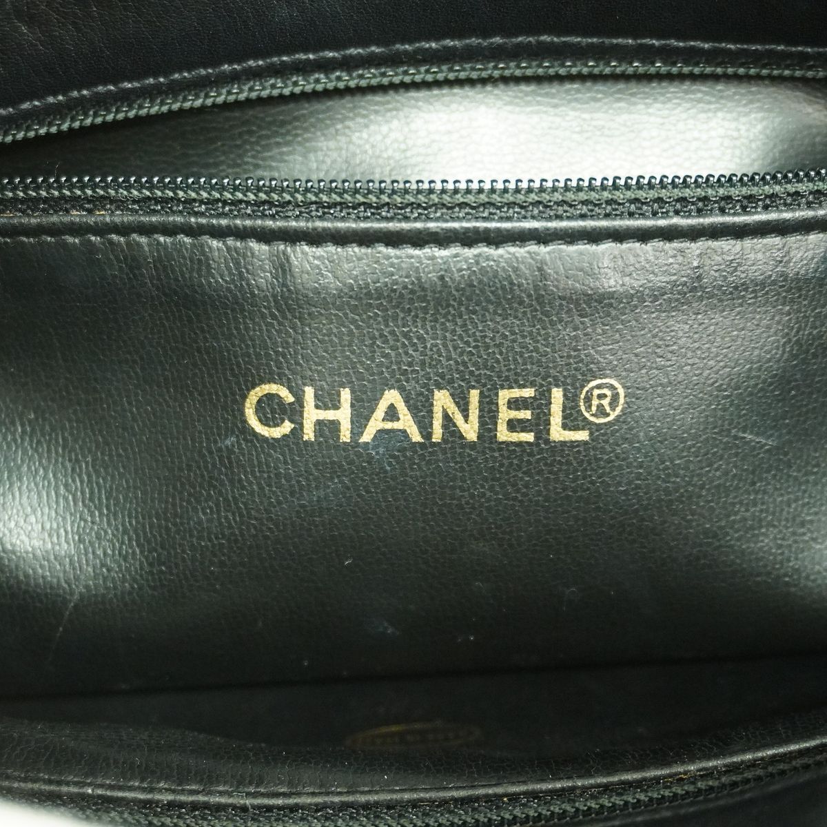 Chanel Tote Lambskin Black Gold — view 5